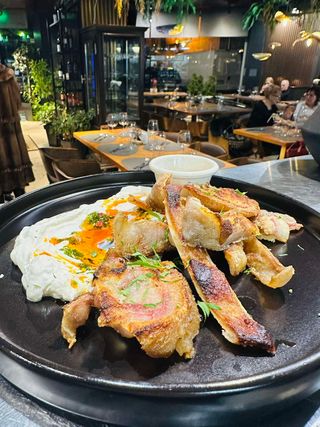 Свински уши