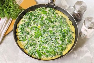 მწვანე ომლეტი მაწვნით