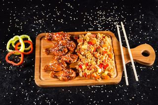 ქათმის ბარკლები ბრინჯით და ბოსტნეულით