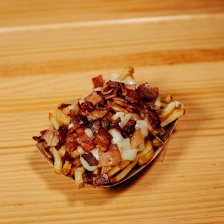 Patatas fritas 100% naturales con Bacon Y Queso