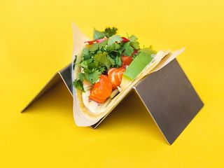 Тако з лососем (105g)