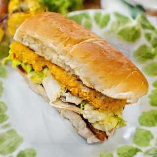 Сандвич с хрупкаво пиле