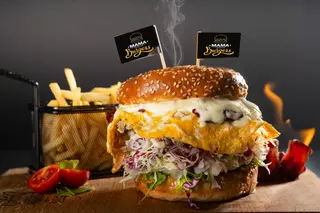 Tri ubrusa burger Special s pomfritom