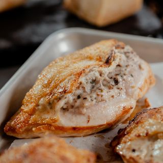 Plat Poulet Farcie (Sauce Champignon / 4 Fromages)