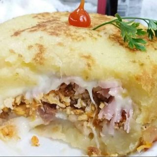 Batata Fiambre e Queijo 