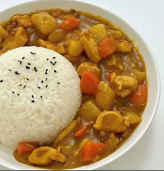 Curry Piletina sa krompirom i pirinčem