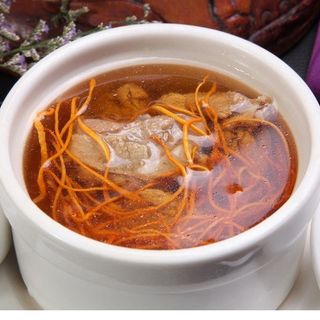 虫草花炖肉汁 Flor de Cordycep con Carne de Cerdo (Hongo Medicinal)