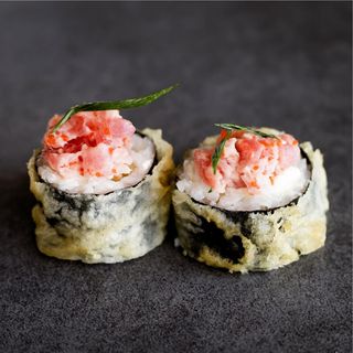 Теплий рол з тунцем (230г/8шт.)