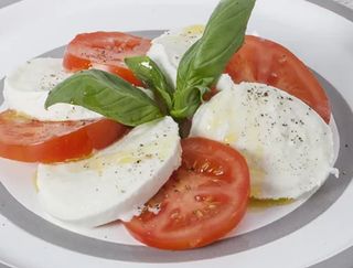 Caprese de búfala