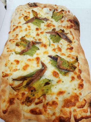 Pinsa romana de roma