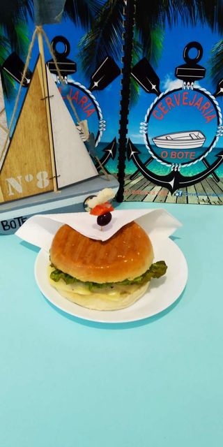 Hambúrguer no Pão com Ovo