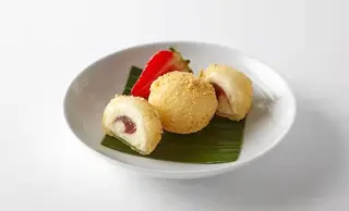 Strawberry Cheesecake Mochi 