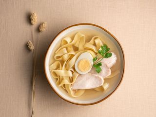 Бульйончик з тальятеле та курочкою