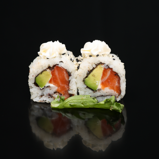 109.Uramaki De Salmón Con Aguacate Y Queso (8Uds.)