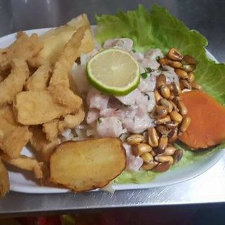 Ceviche + chicharrón 