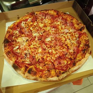 Фамилна пица Вълча хапка (1250г)