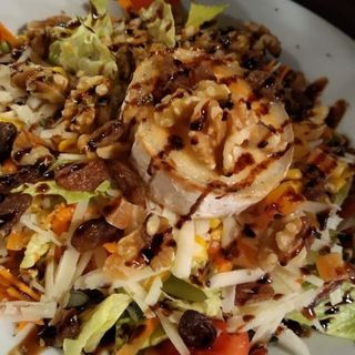 Ensalada Tibia De Queso De Cabra Y Frutos Secos