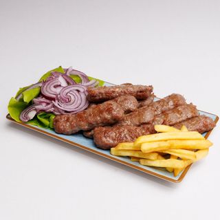 Ćevapi na kajmaku