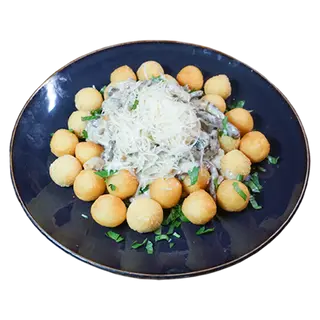 Телятина с грибами и картофельным шариками