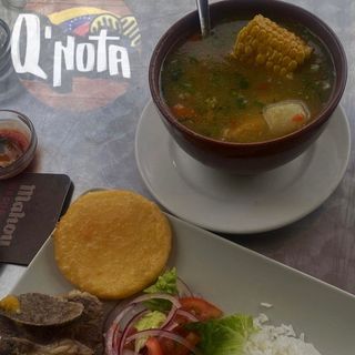Sopa de costillas de res