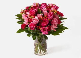 Ramo Rosa Grande - 24 Rosas y Complemento