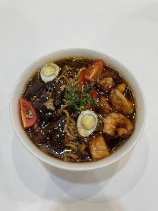 Рамен с говядиной (350г)