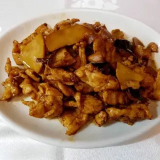 Cerdo Con Setas Chinas Y Bambú