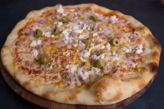Tuna pizza