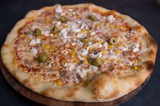 Tuna pizza