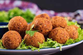 ფალაფელიშ ბურთეფი დო უჯგუშ სოუსი