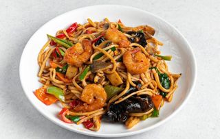 ლაგმან სუირუს წვნიანი ზღვის პროდუქტების ნაზავით