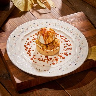 Tartă cu măr caramelizat