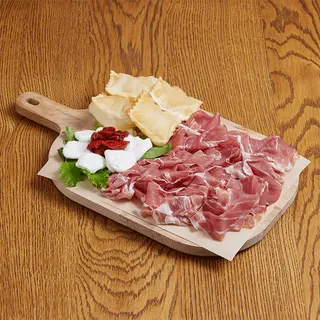 Gnocco Fritto Con Crudo & Bufala