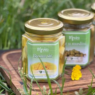 Basna kozji sir u maslinovom ulju