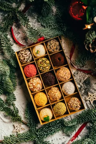 Golden box 15