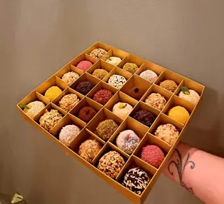 Golden box 30