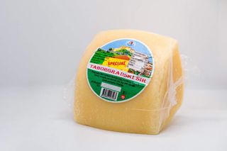 Taborgradski polutvrdi sir specijal okrugli - 1/4, 250 g