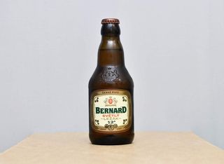 Бира Bernard Светла 4,9% бутилка (330ml)
