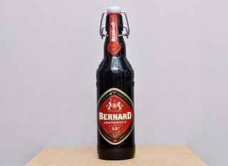 Бира Bernard Lager Червена Специална Swing 5,0% бутилка (500ml)