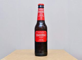 Бира Estrella Damm Daura Premium Lager Бутилка 5,4% (330ml)