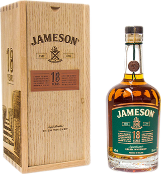 Jameson 18 Years Old с дървена кутия