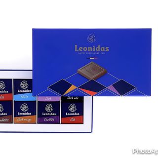 Napolitain кутия с шоколадови бонбони Leonidas (24бр)