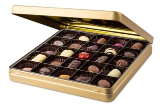 Gold Henry метална кутия с шоколадови бонбони Leonidas (30бр)