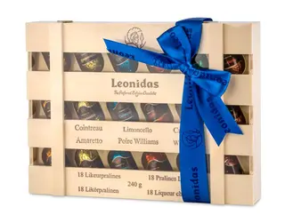 Дървена кутия с шоколадови бонбони Leonidas с ликьор (18бр)