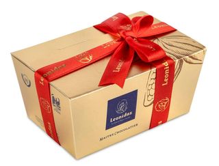 Ballotin кутия със сърца шоколадови бонбони Leonidas (60бр)/750 г