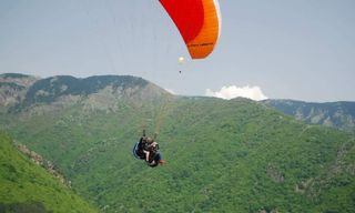 Панорамен полет с парапланер край сопот