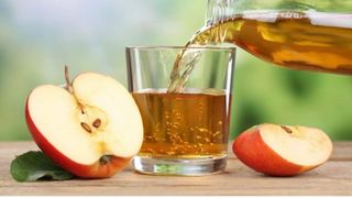 Suc de mere fără conservanți / L