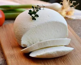 Brânză vacă  / 100 g