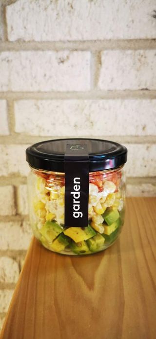 Avokado i tuna salata