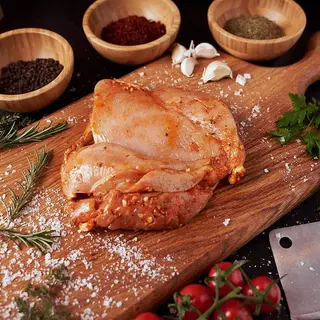 Piept de pui in sos kg